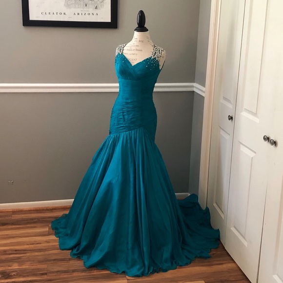 Mac Duggal Dresses & Skirts - NEW MAC DUGGAL TURQUOISE JEWEL CHIFFON FORMAL GOWN